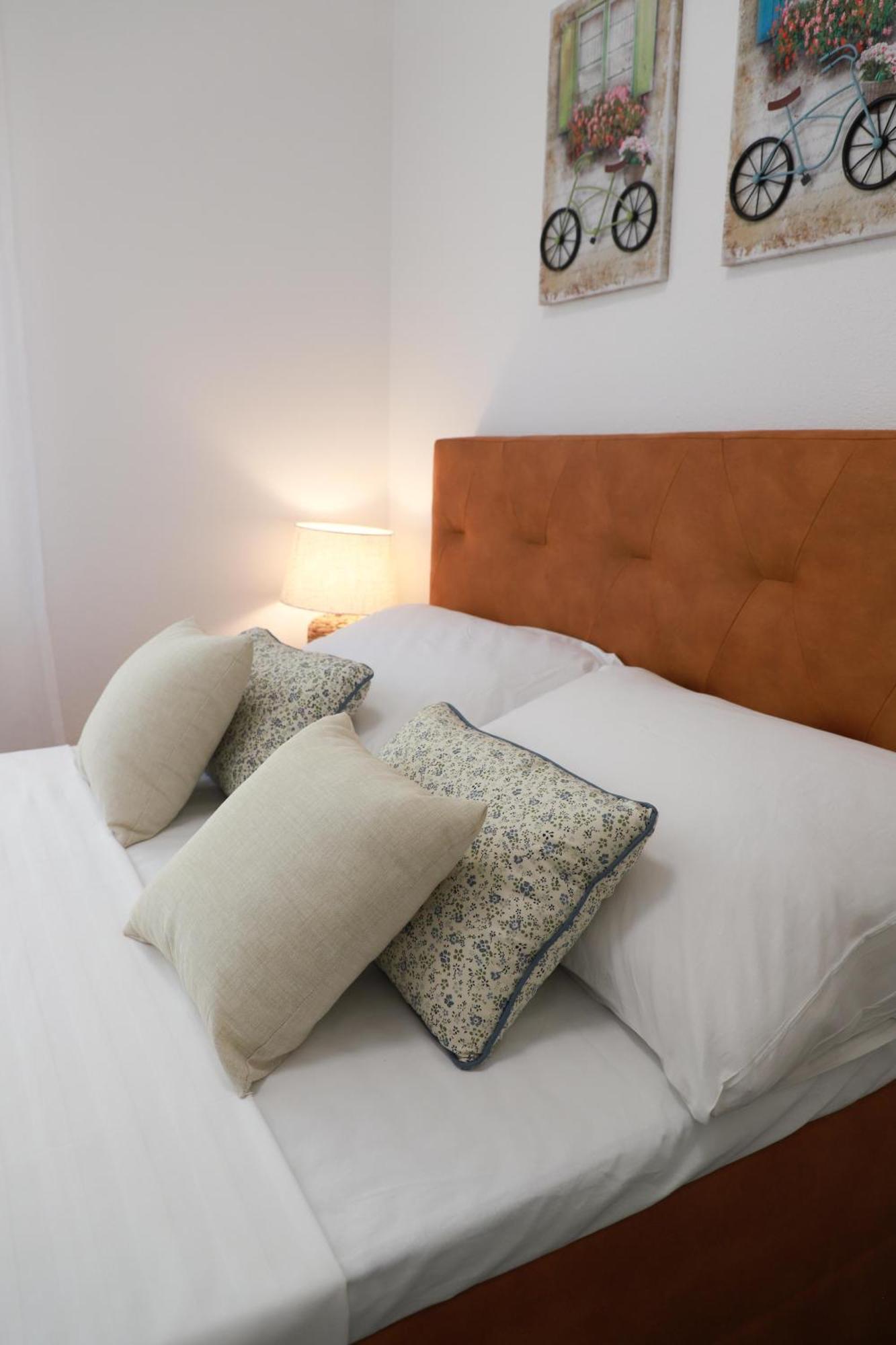 Holiday Apartments Ivano & Leo - Private Parking Zadar Dış mekan fotoğraf