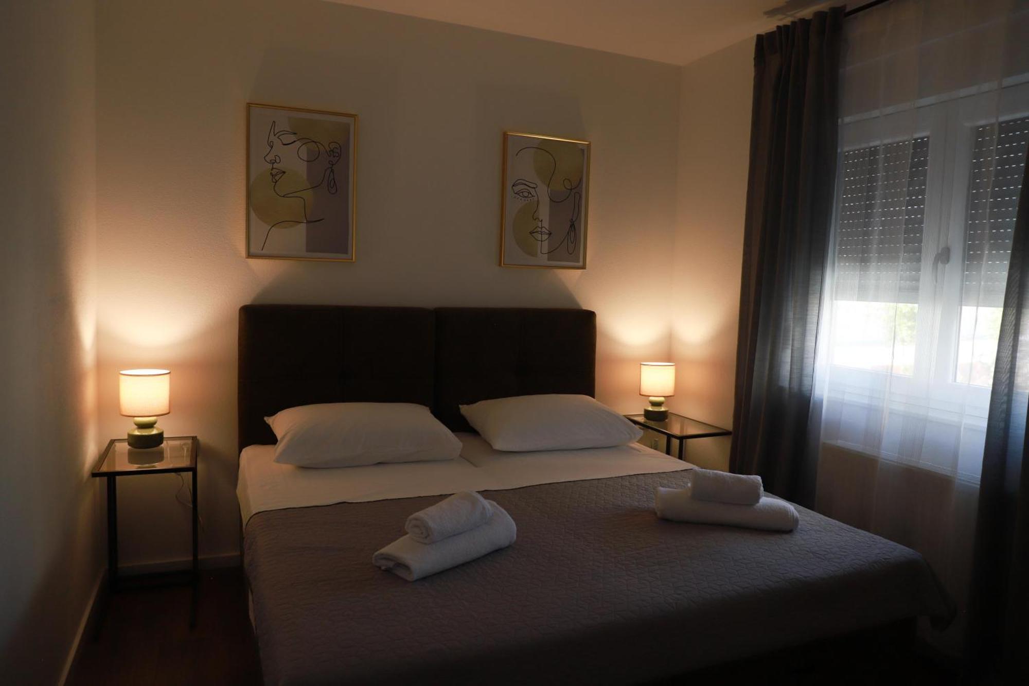 Holiday Apartments Ivano & Leo - Private Parking Zadar Dış mekan fotoğraf