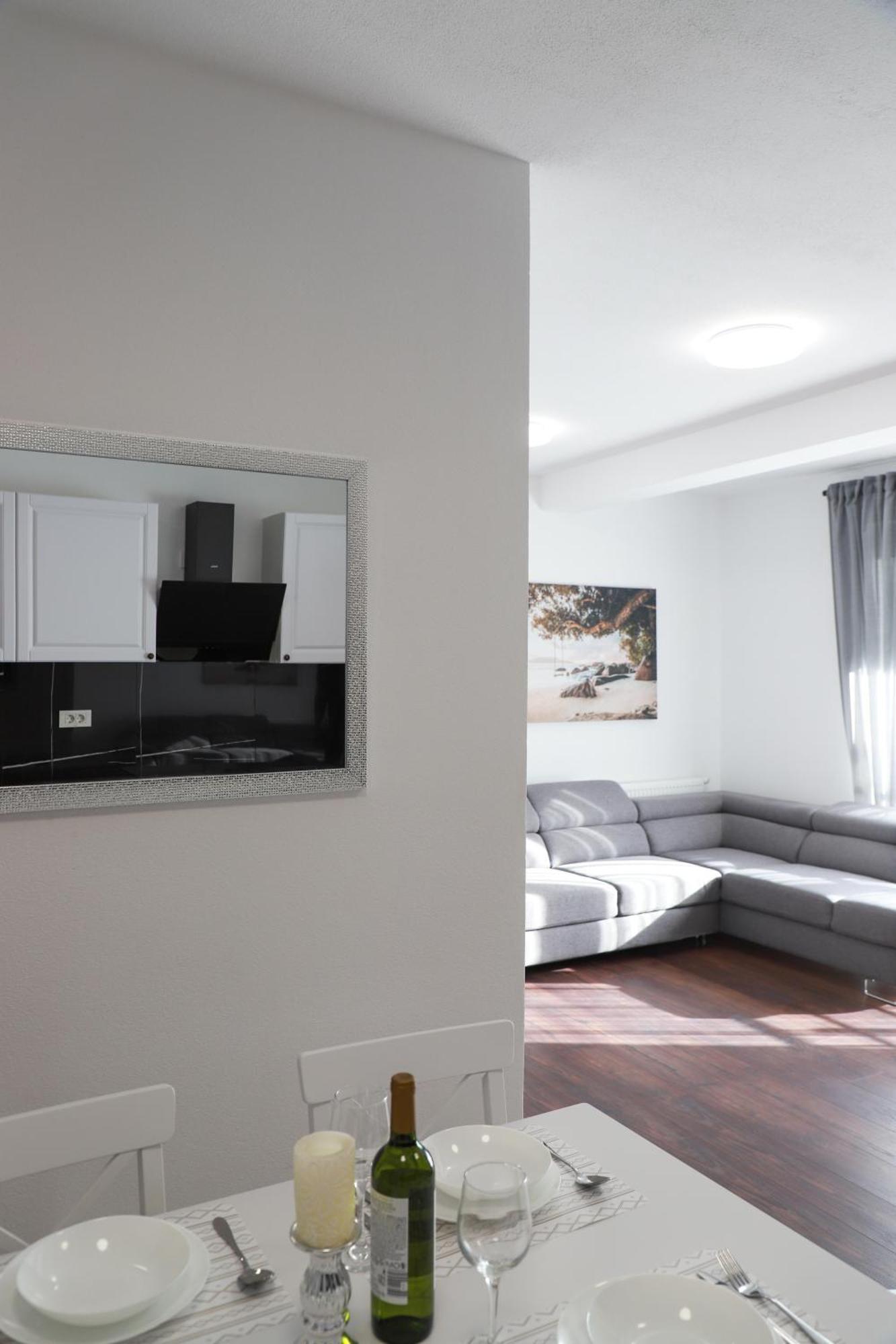 Holiday Apartments Ivano & Leo - Private Parking Zadar Dış mekan fotoğraf