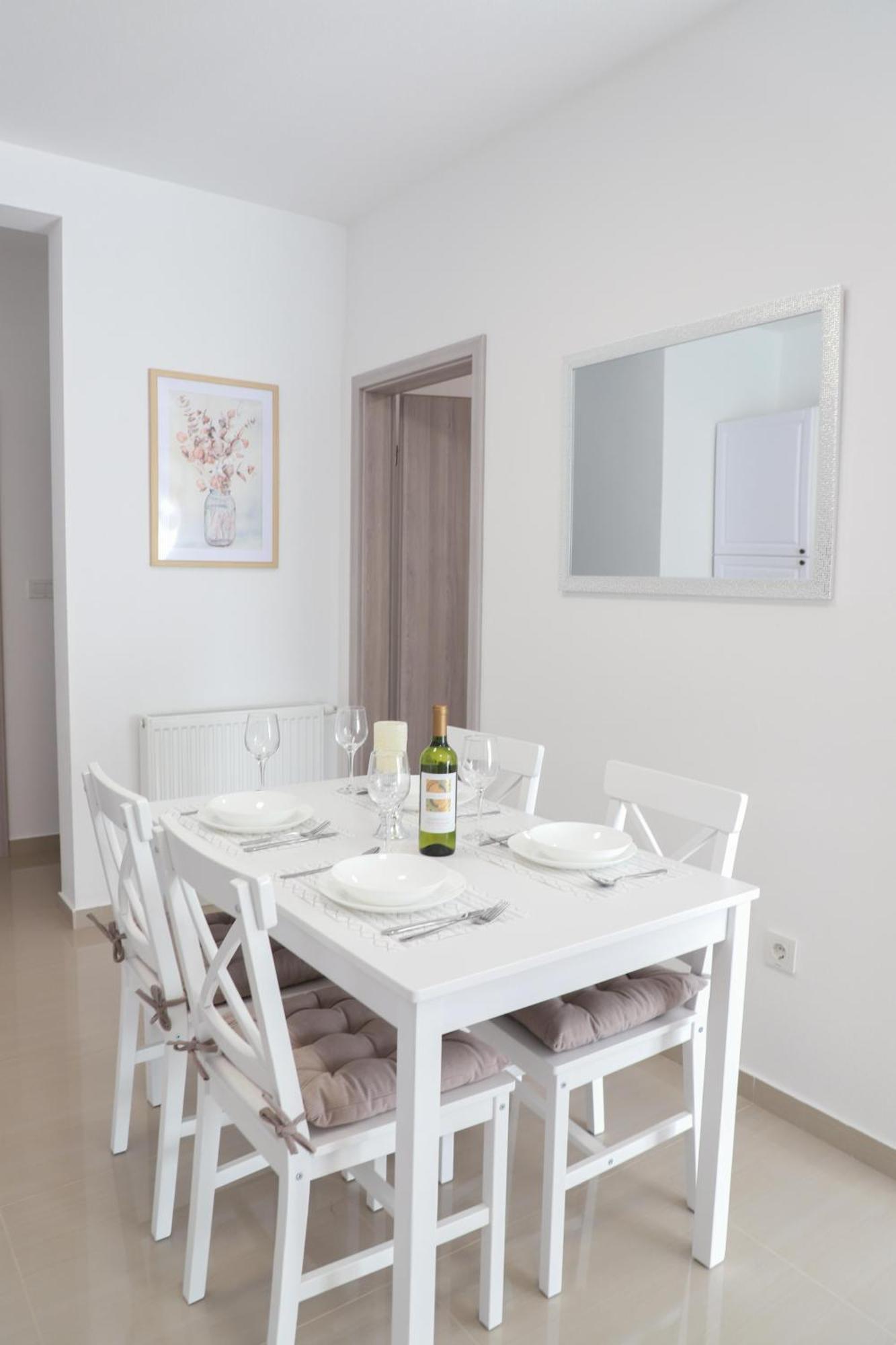 Holiday Apartments Ivano & Leo - Private Parking Zadar Dış mekan fotoğraf