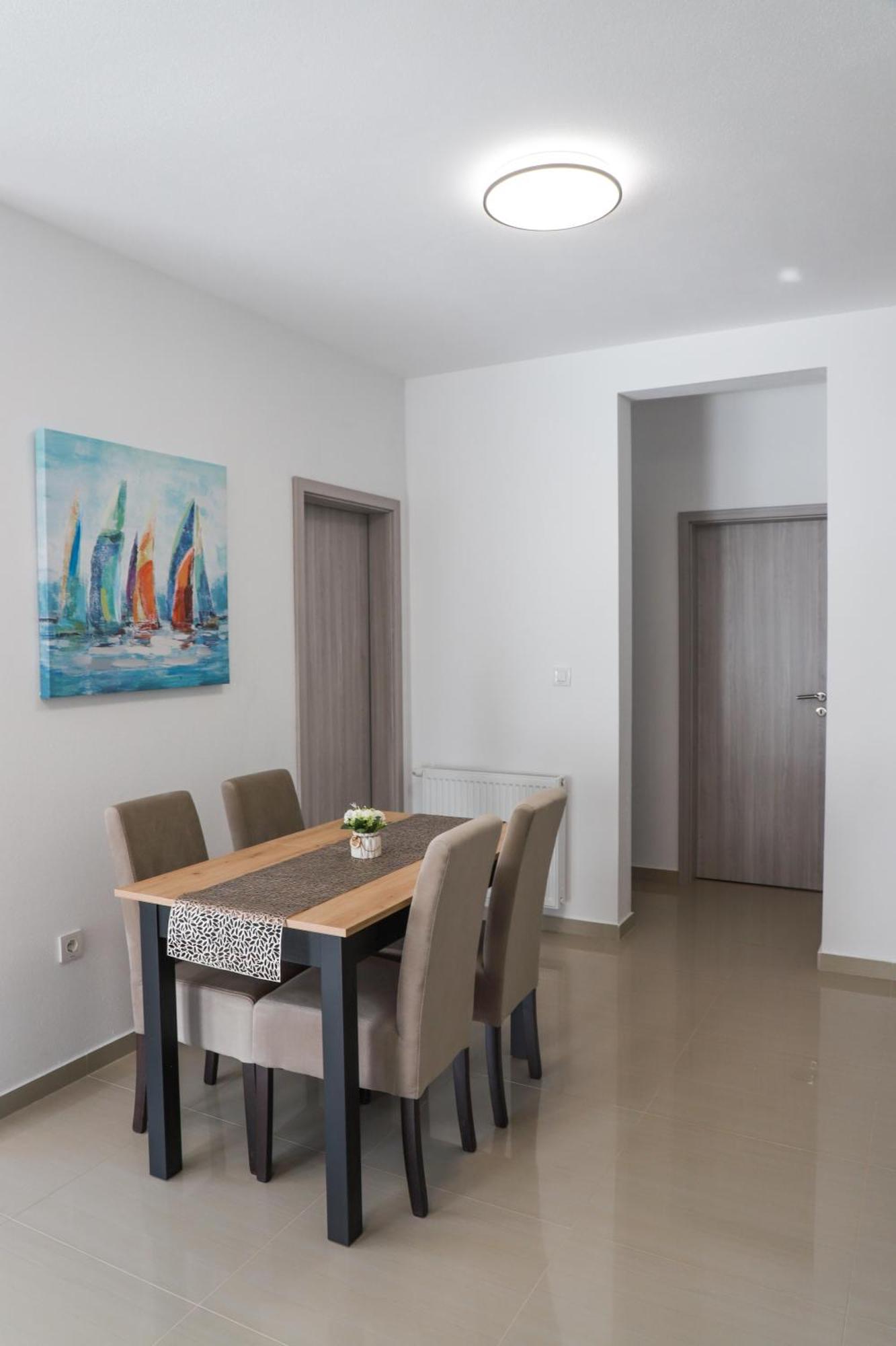 Holiday Apartments Ivano & Leo - Private Parking Zadar Dış mekan fotoğraf