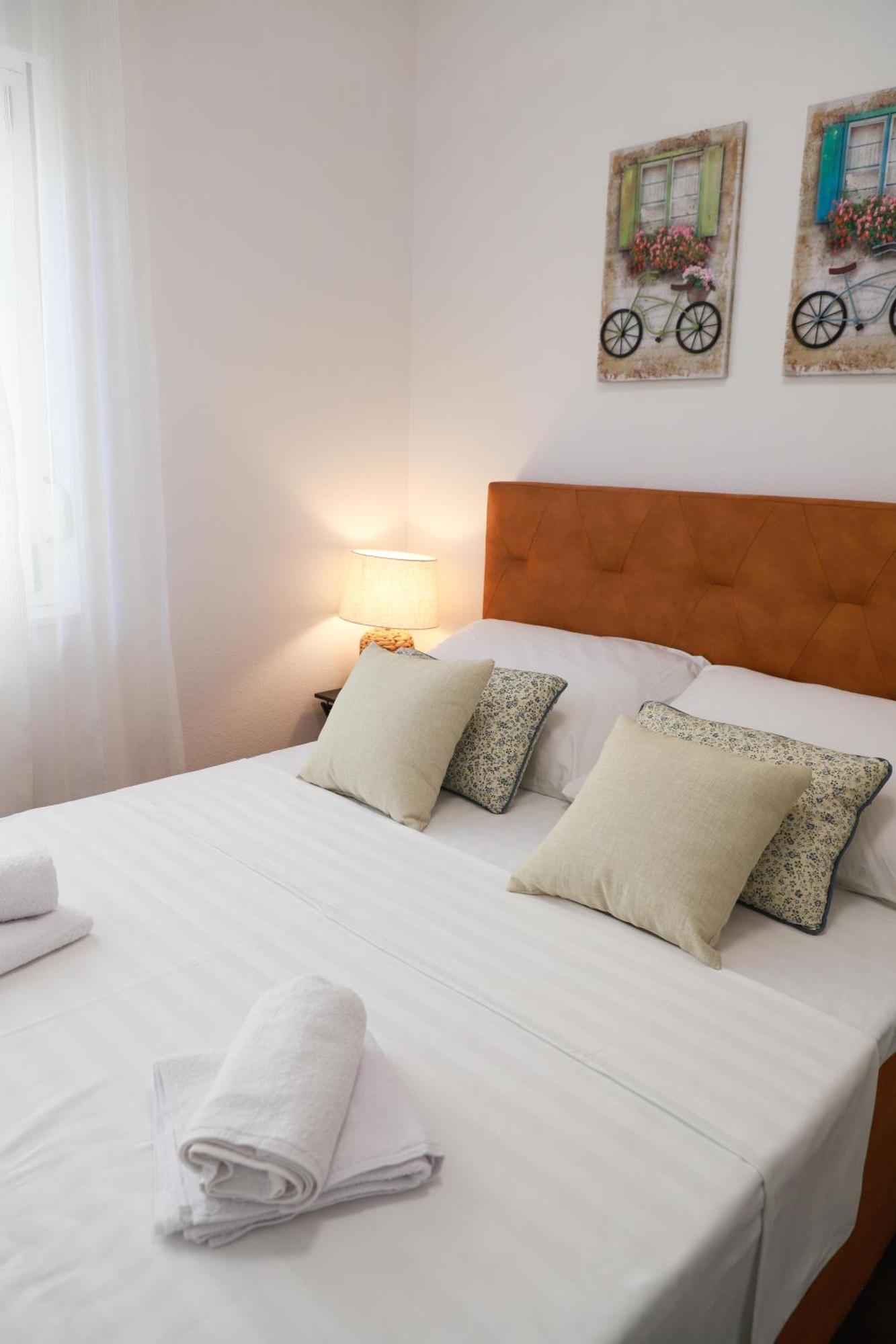 Holiday Apartments Ivano & Leo - Private Parking Zadar Dış mekan fotoğraf