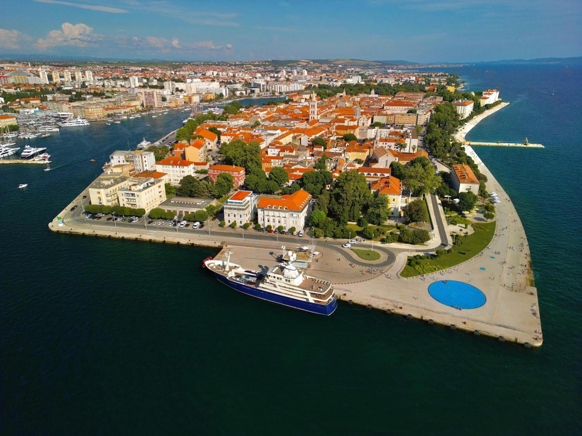 Holiday Apartments Ivano & Leo - Private Parking Zadar Dış mekan fotoğraf