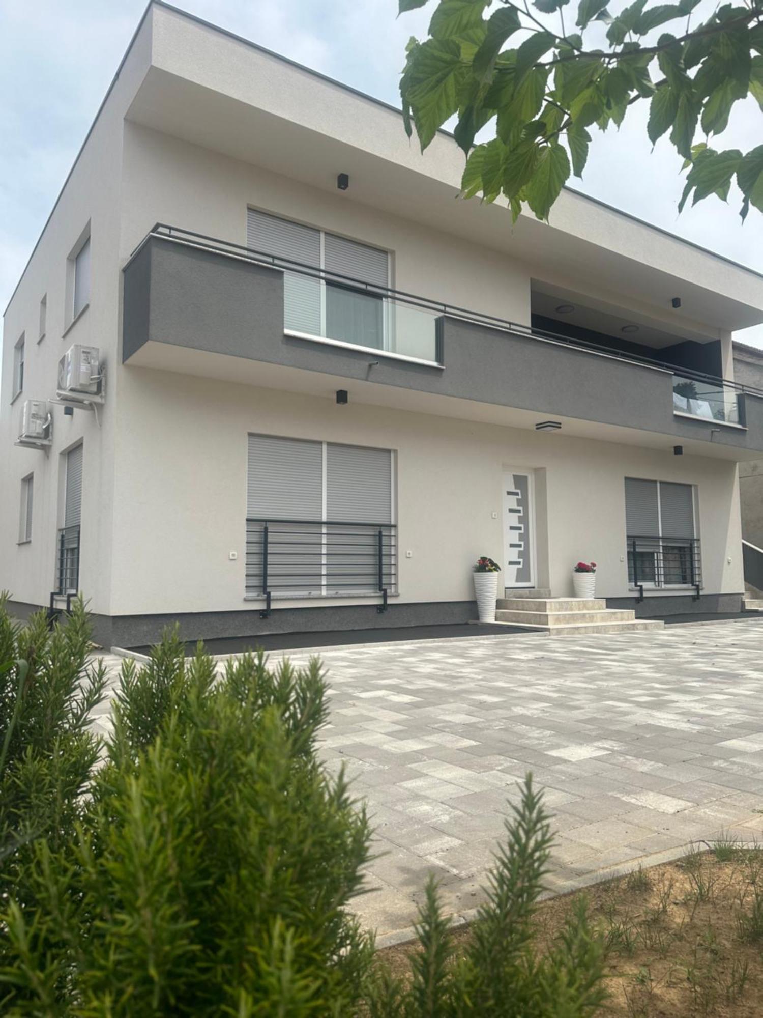 Holiday Apartments Ivano & Leo - Private Parking Zadar Dış mekan fotoğraf