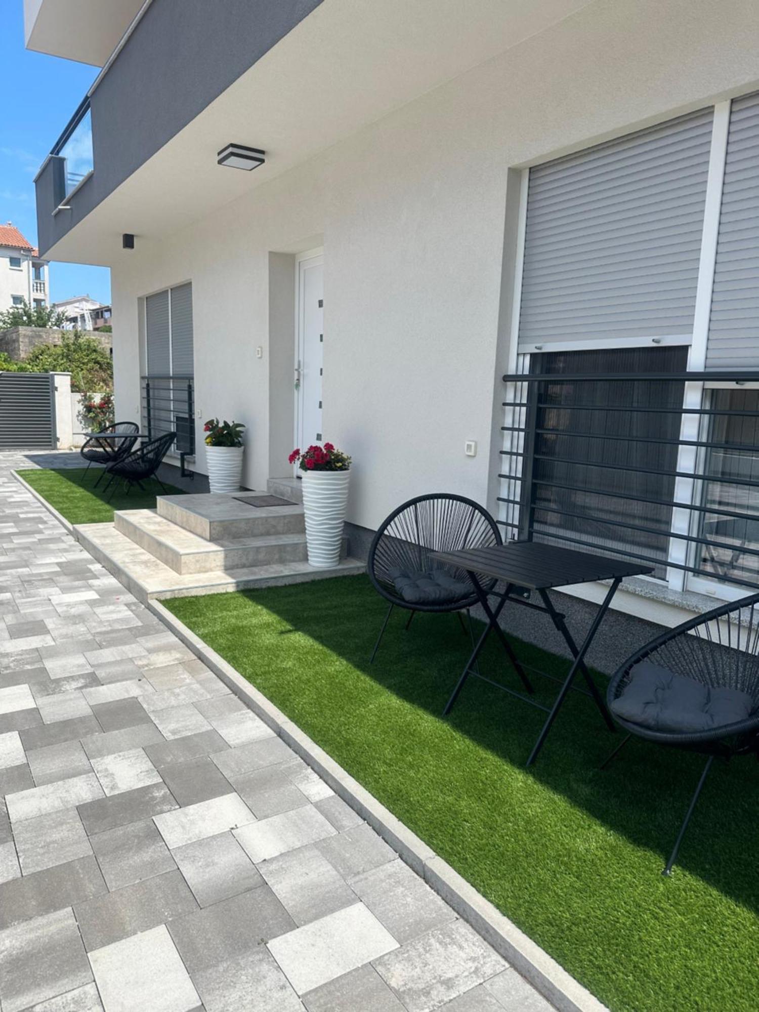 Holiday Apartments Ivano & Leo - Private Parking Zadar Dış mekan fotoğraf